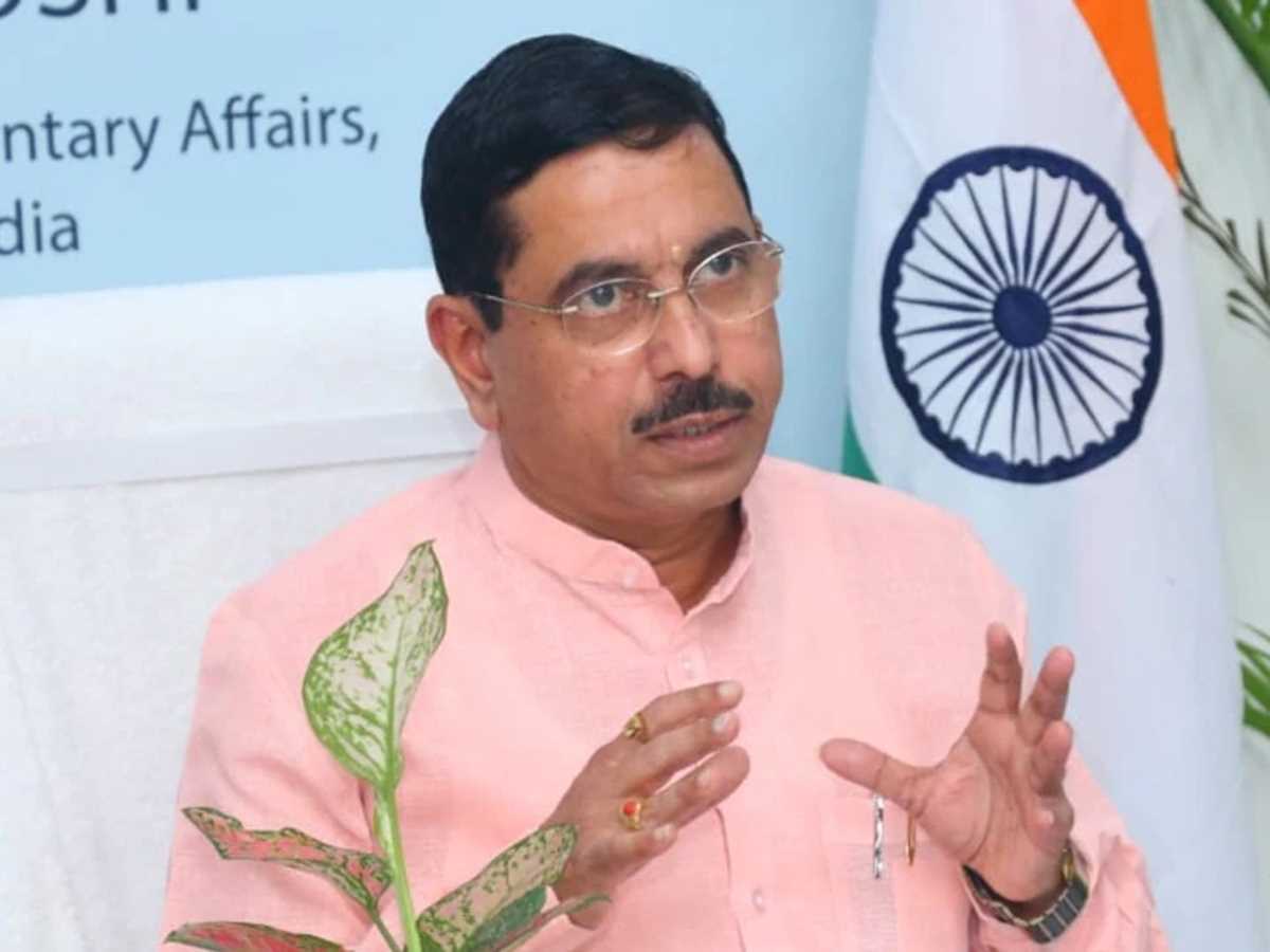 कर्नाटक के विकास में गुजराती भी अहम योगदान दे रहे हैं : जोशी